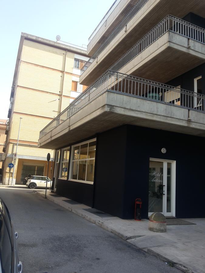 Hotel Antares Garni Giulianova Exteriör bild