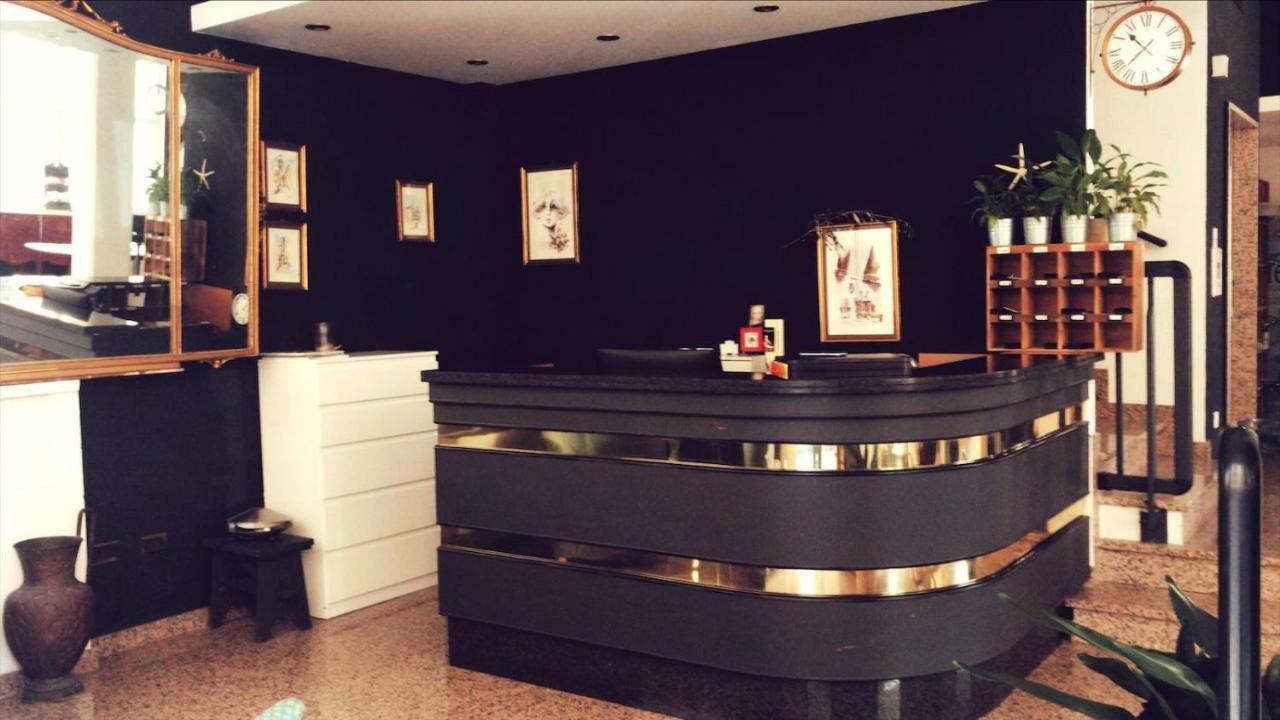 Hotel Antares Garni Giulianova Exteriör bild