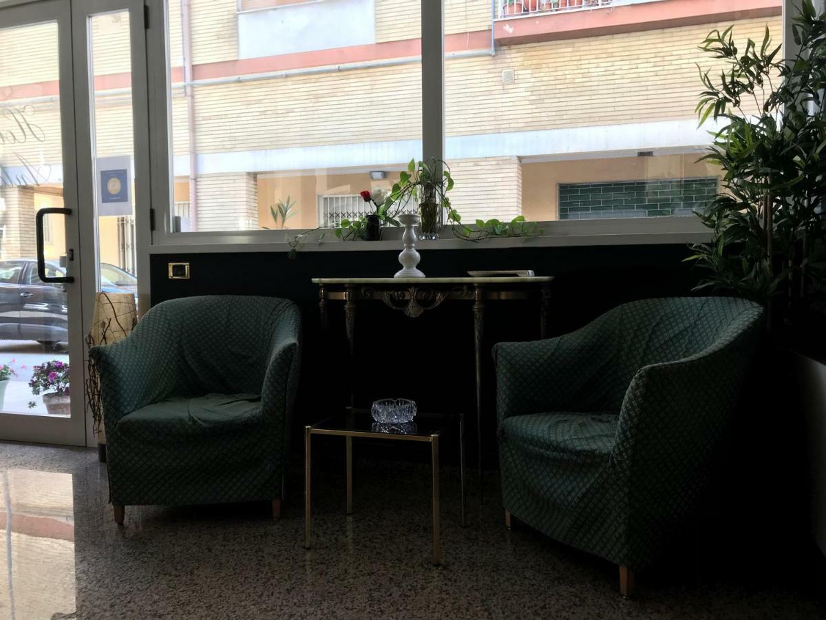 Hotel Antares Garni Giulianova Exteriör bild